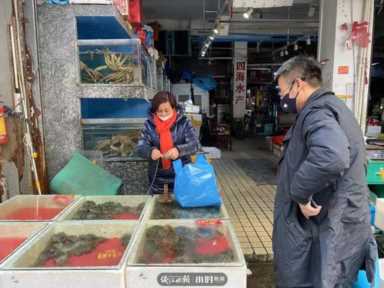 开卖海鲜的亏了10几万（海鲜批发市场进货渠道）