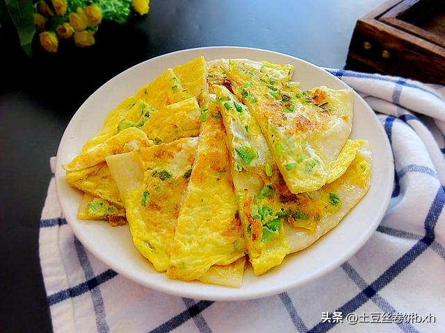 葱香鸡蛋软饼（松软葱花鸡蛋饼的做法）