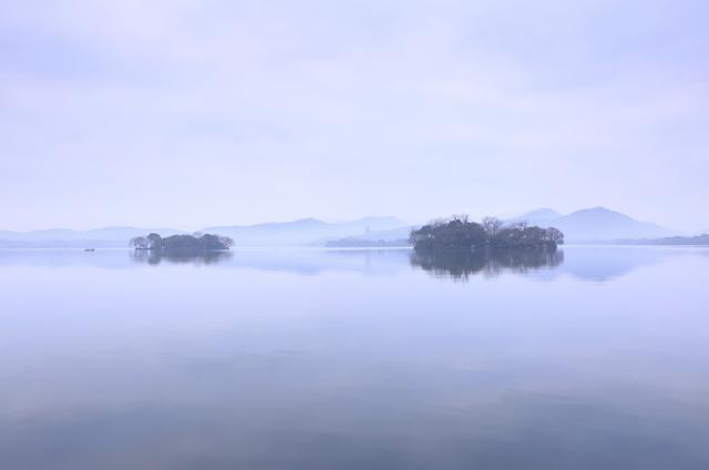 西湖七月半（西湖七月半原文及翻译）