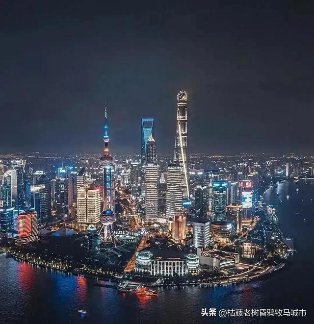 上海玩的地方（上海著名的地方英文）