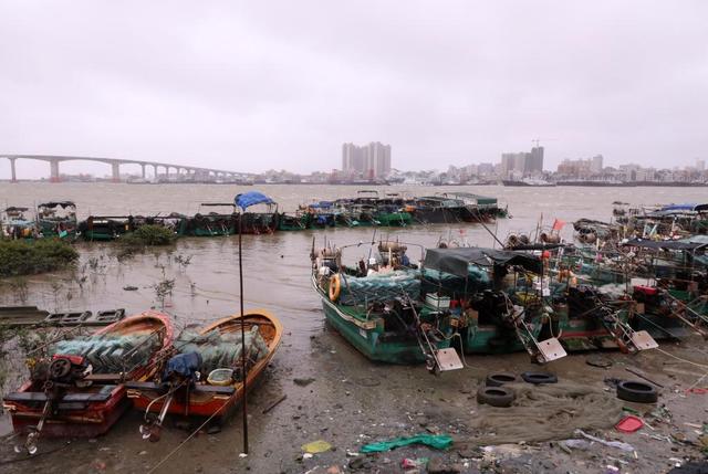 台风登陆（台风登陆时常伴随什么天气现象）