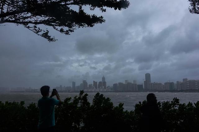 台风登陆（台风登陆时常伴随什么天气现象）