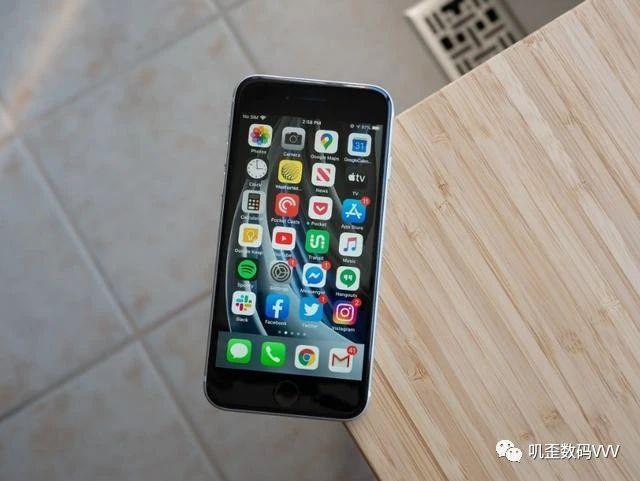 新款iPhone SE是“智商鉴定机”？拆开对比下iPhone8就知道了