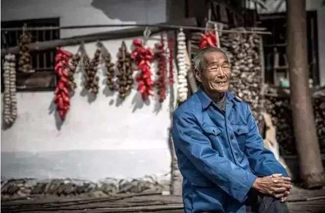 在这里邂逅百年老时光，简直美呆，临安核桃乡里藏着个石板岩作瓦的古村落